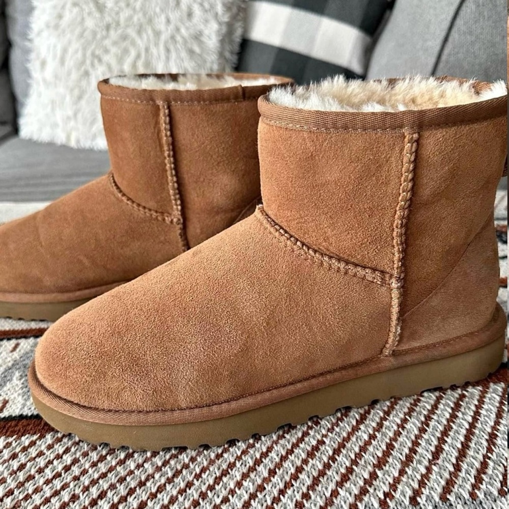 UGG Classic Mini Boot